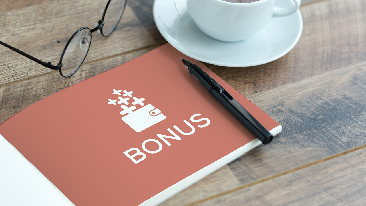 bonusの紙とペンとコップ