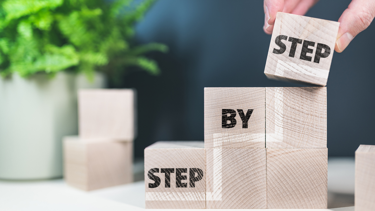 stepbystepと書かれたブロック